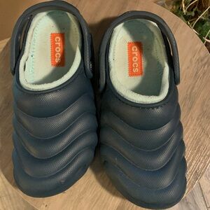 CROCS lined over puff clog size 9 womens 7 mens